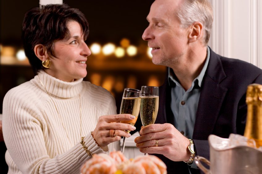 A couple dining, downtown Franklin, TN, restaurants, events, shopping,, entertainment, family events, kids activities, community and more!