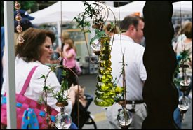 Art at the Main Street Festival in downtown Franklin, TN, enjoy arts and crafts vendors, entertainment, great food & drink, and fun for the entire family in historic downtown Franklin. 