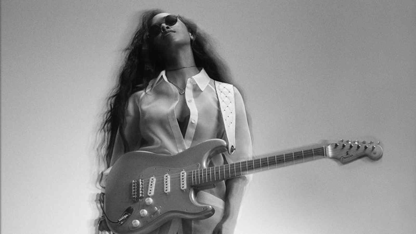 H.E.R., see the H.E.R. concert in Franklin, TN at the FirstBank Amphitheater.