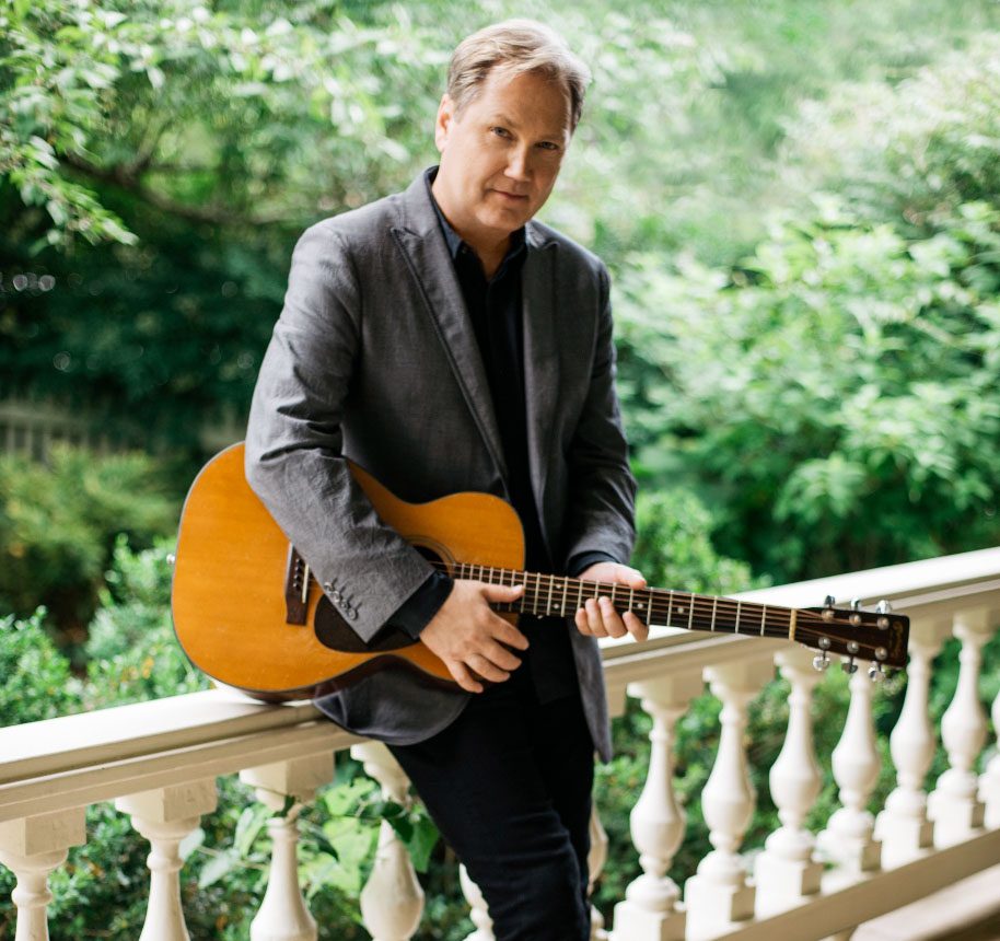Feels Like Christmas Time with Steve Wariner