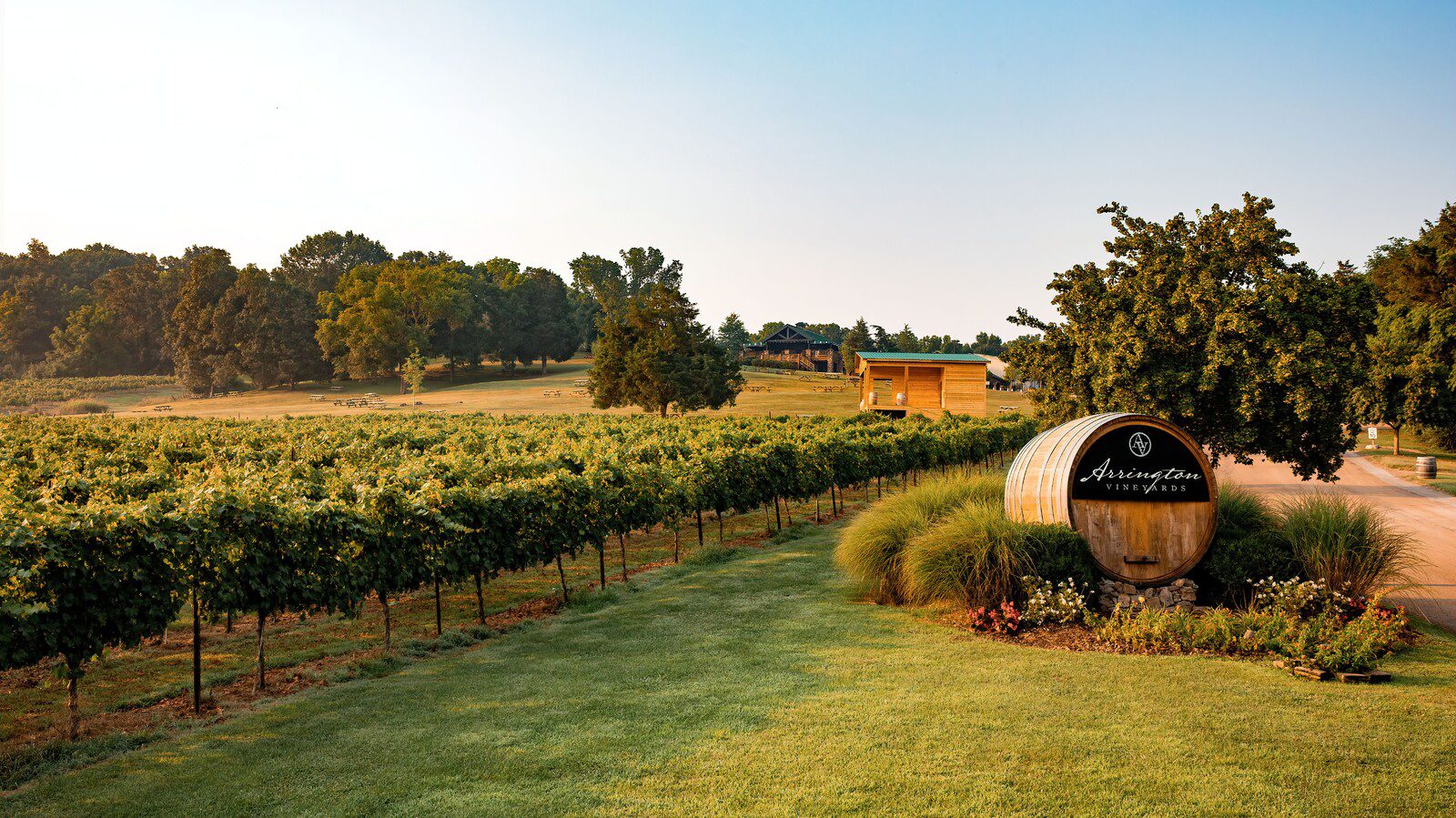 Nashville's Wine Country Arrington Vineyards offers award-winning wines, live music, spectacular views, “Food Truck” Fridays, and more!