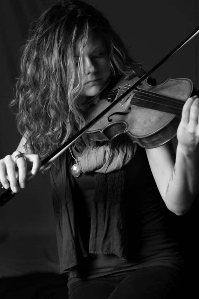 An Evening with Tania Elizabeth of T Avett Bros. featuring Mike Miz in downtown Franklin at the Mockingbird Theater!