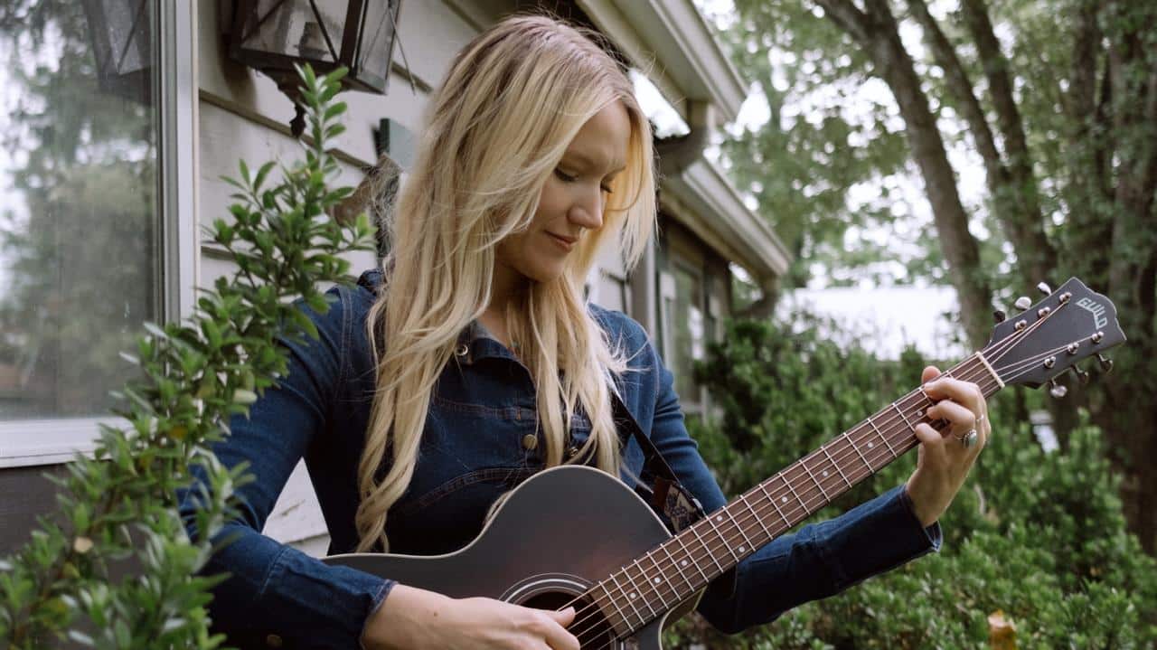 Katie Boeck of 'Spring Awakening' Sings Joni Mitchell's 'Blue'