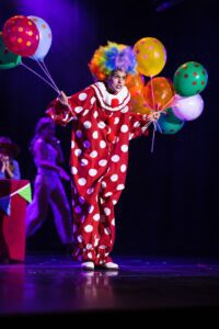 Off The Square Theatre Company Keeps Franklin Entertained 5