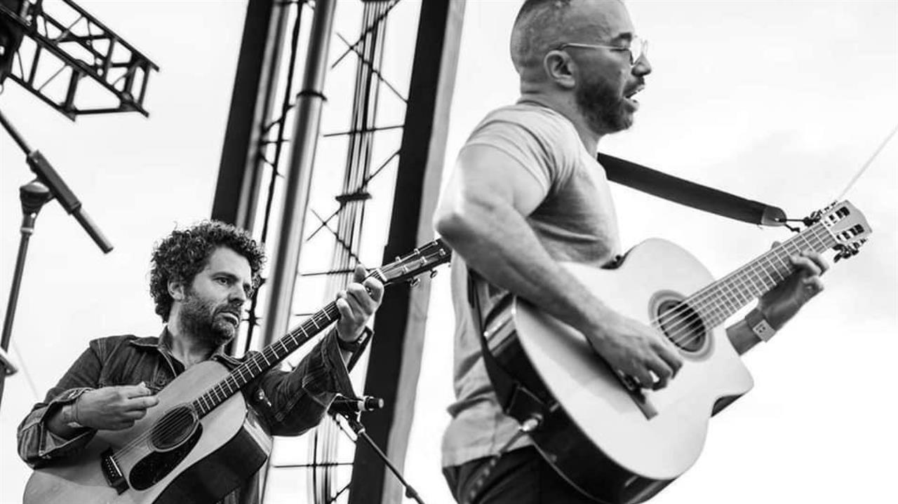 The Sounds of Silence feat. Burlap to Cashmere to prom in downtown Franklin at The Franklin Theatre.