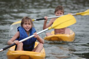 Kids Activities Franklin, Tenn_Paddling on a Lake
