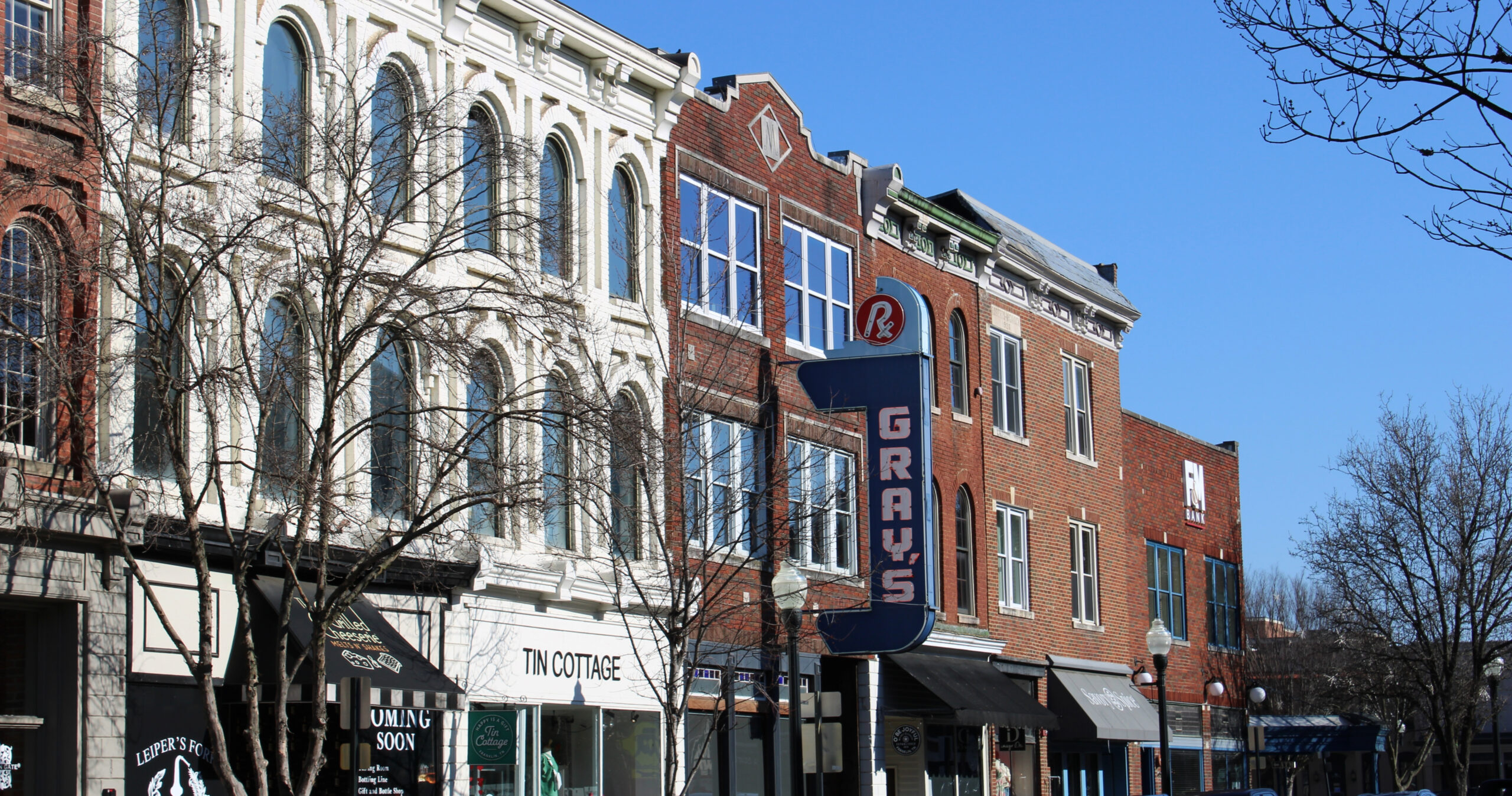 Grays on Main Street in Franklin, TN is a restaurant and bar that offers lunch, dinner and spirits.