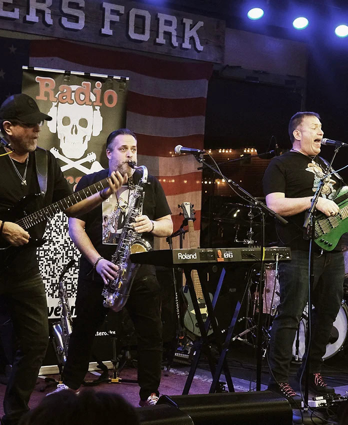 Radio Pirate @ Fox & Locke.