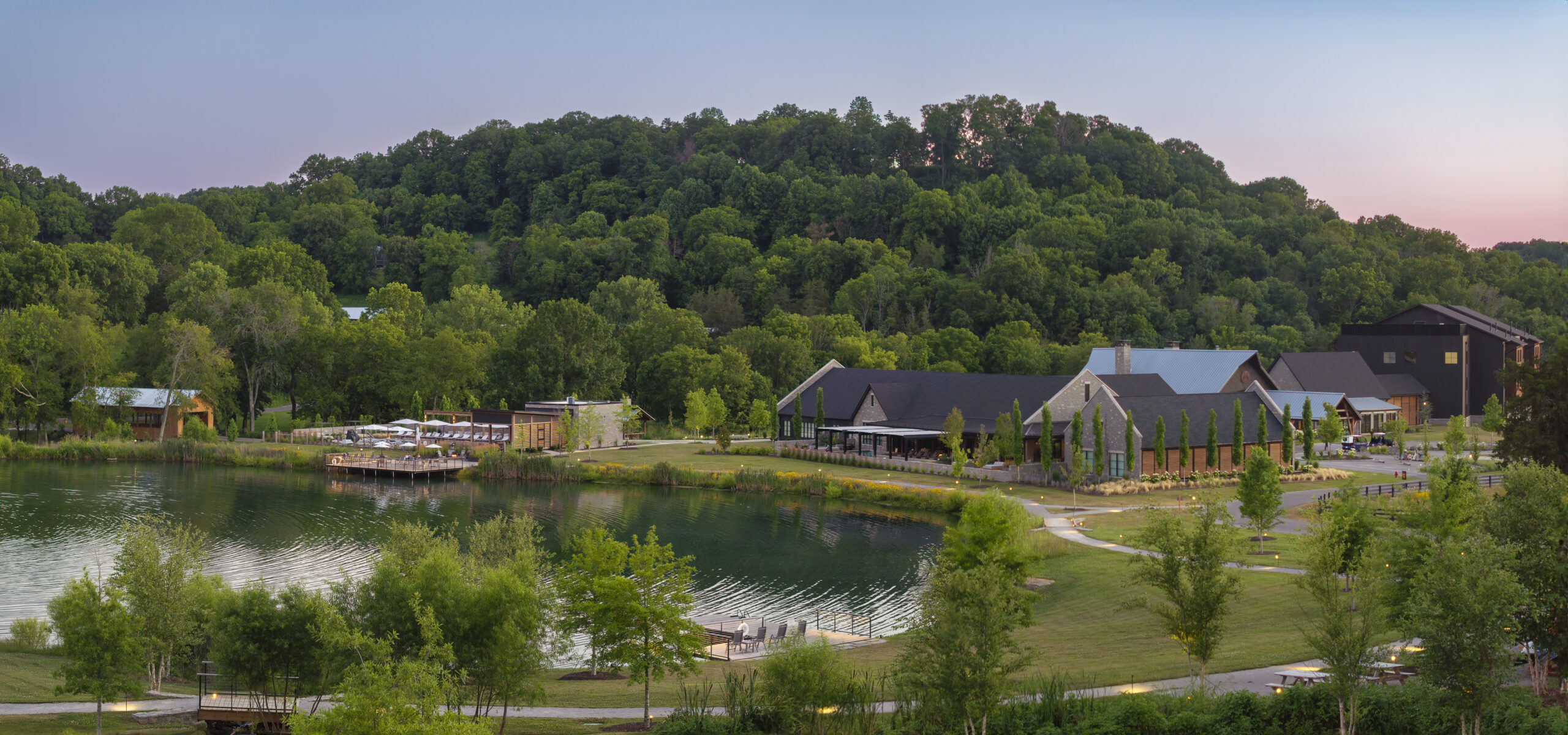 Southall Farm & Inn Franklin, TN_Lake and Southall Exterior photo 18 credit Patrik Argast, Argast Photography