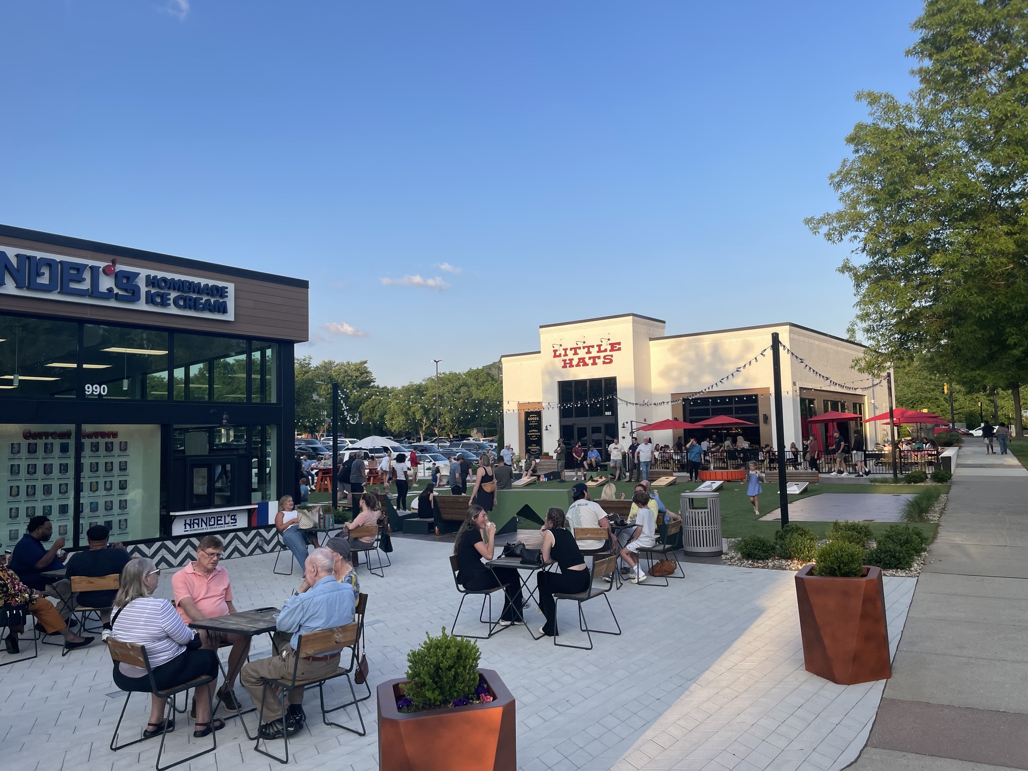 Meridian Cool Springs Franklin, Tenn., restaurants and shopping.