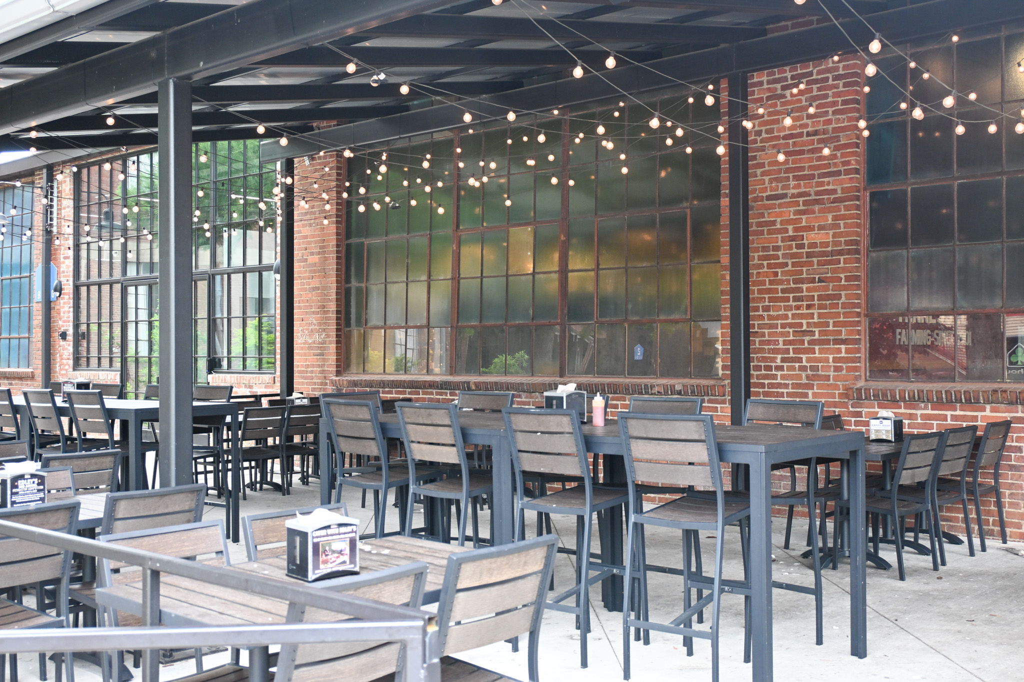 The Factory at Franklin outdoor dining in Franklin, Tenn., at Edley's Bar-B-Que Restaurant.