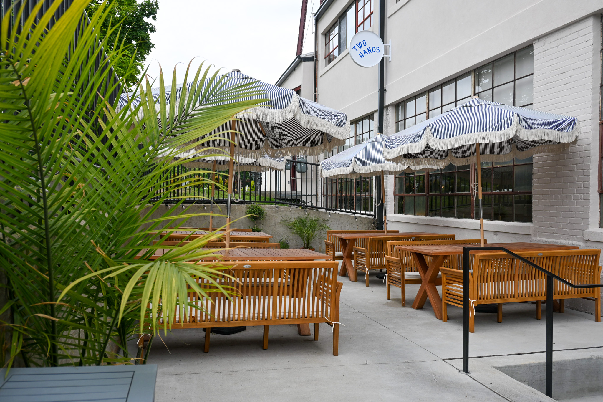The Factory at Franklin Outdoor Dining Franklin, Tenn._Two Hands Franklin Australian Restaurant.