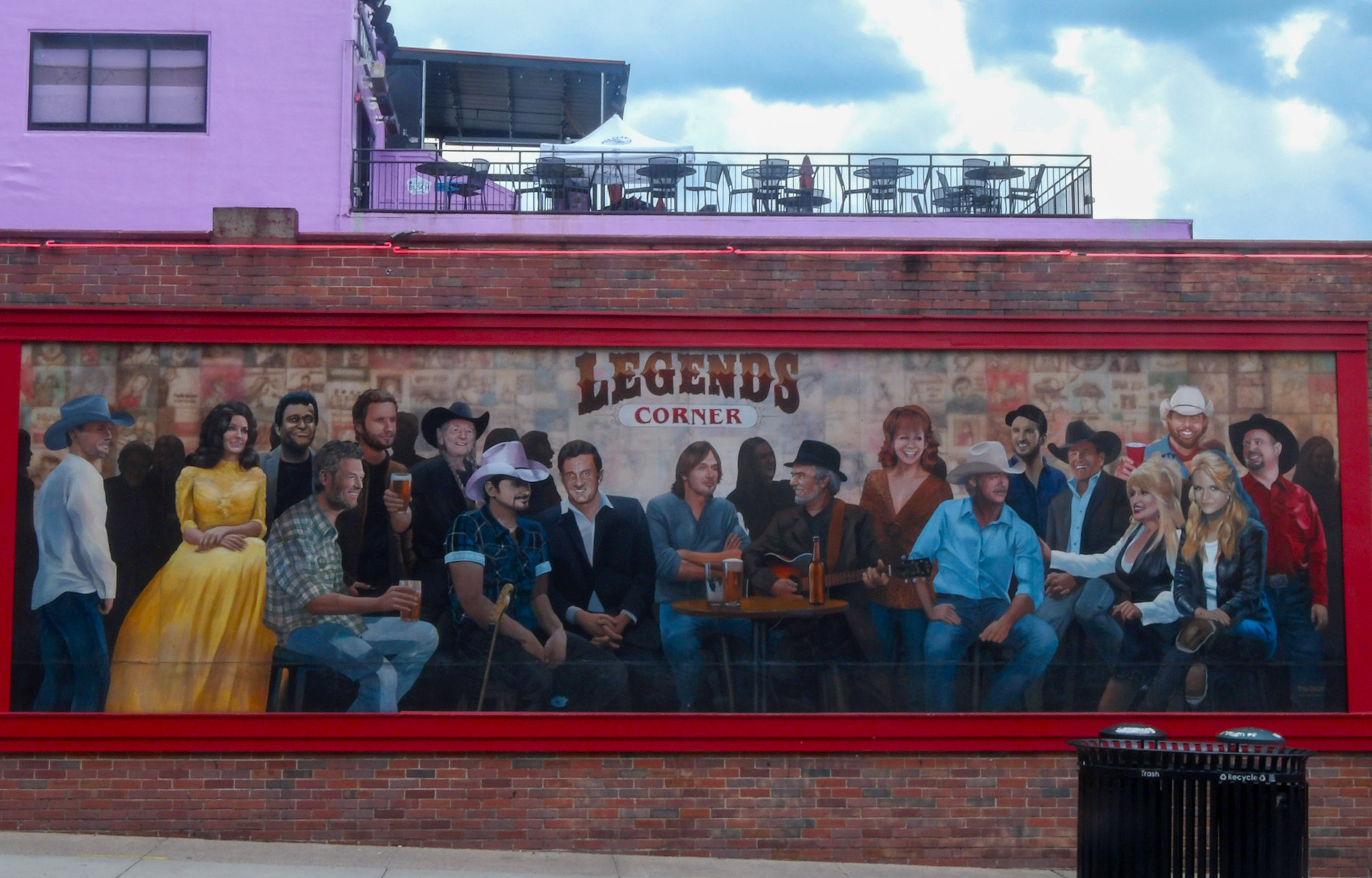 Broadway-Nashville-Tennessee.