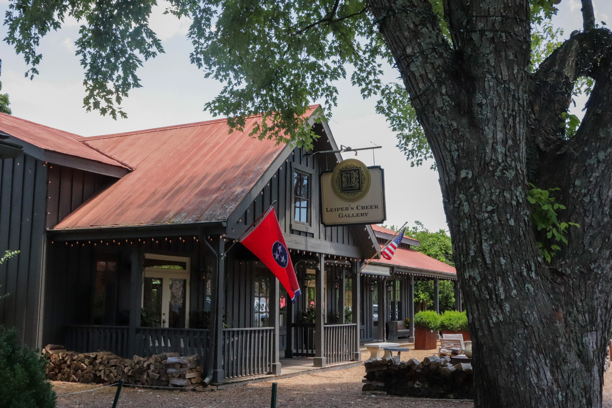 View of Leiper's Greek Gallery, an art gallery in Leiper's Fork, Tennessee. 