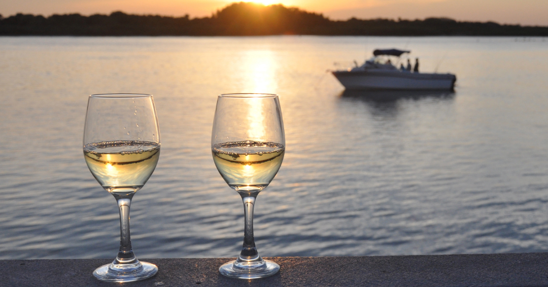 Waterside dining in Franklin Williamson County and Nashville Tennessee