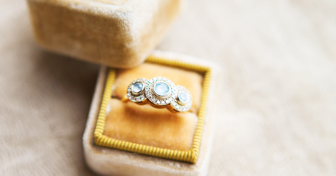 An engagement ring shines in its box: getting engaged in Williamson County, Tennessee. Shopping for rings.