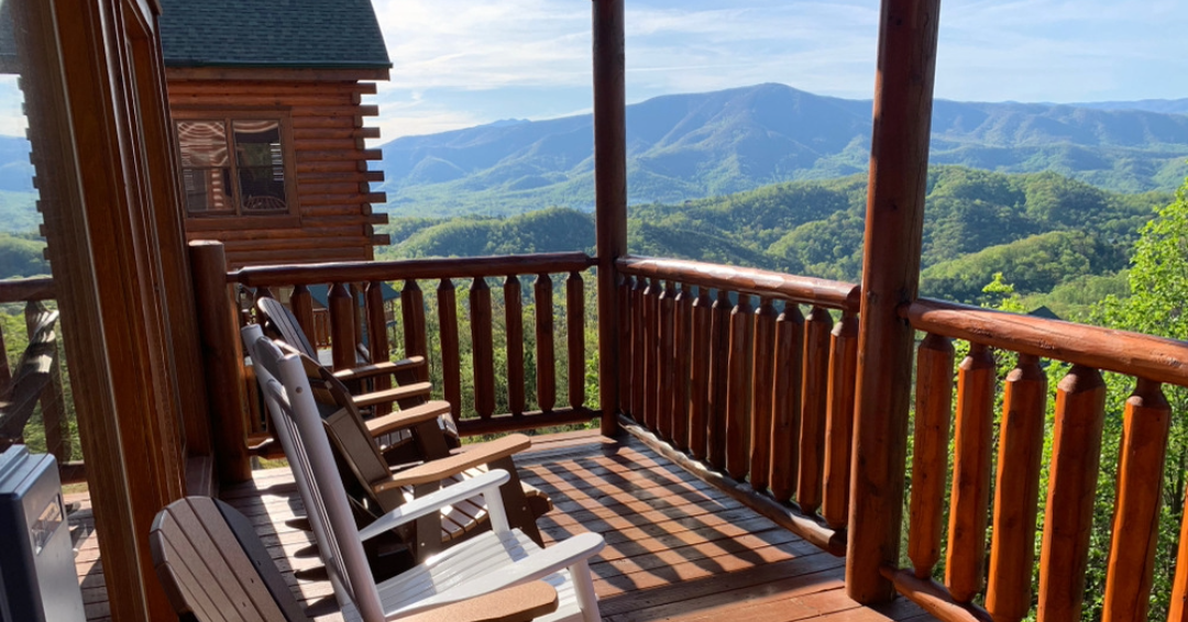 There are several great places to stay near Smoky Mountains National Park in Tennessee.